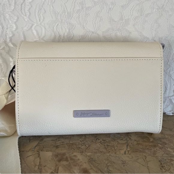 NWT Betsy Johnson white/multicolored acrylic Floral Embossed small crossbody - Picture 3 of 9